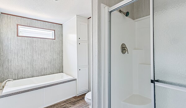 Suwannee Valley / Trenton V-2523I Bathroom 145640