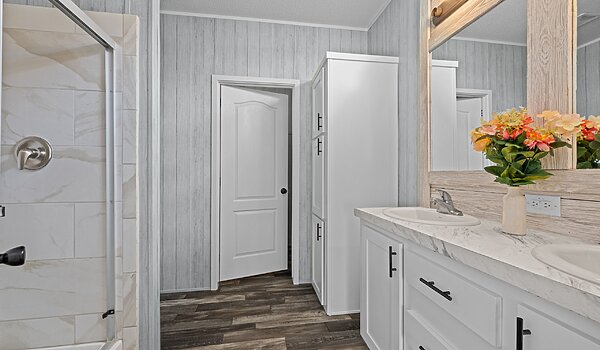 Signature Oaks / Pistol U-2443H Bathroom 145741