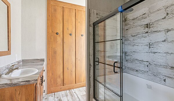 Classic Oak / Ace Bathroom 145833