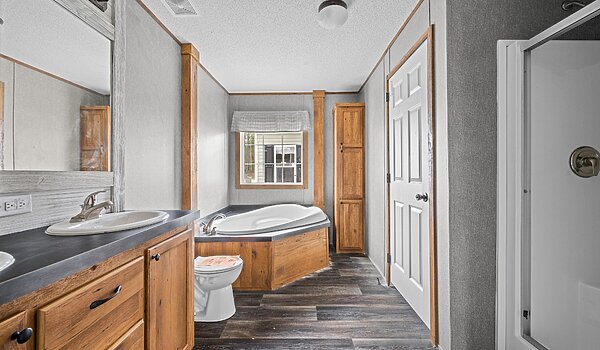 Classic Oak / Assassin Bathroom 145894