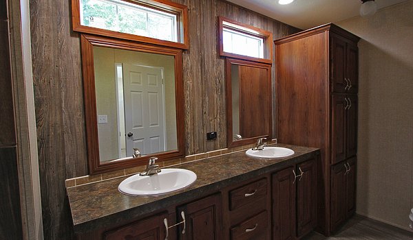 Signature Oaks / Edgewood Bathroom 66825