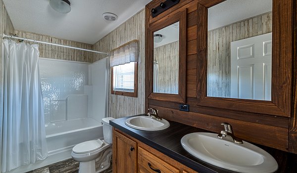 Signature Oaks / Mayberry Bathroom 66906