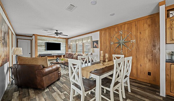 Classic Oak / Mayberry Interior 145891