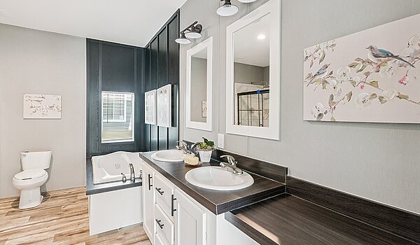 Signature Oaks / Raptor L-3524F Bathroom 145943