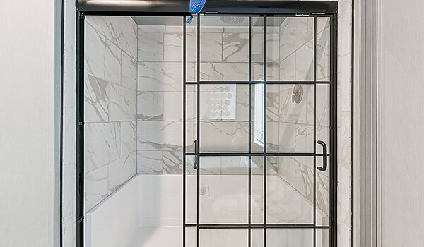 Signature Oaks / Raptor L-3524F Bathroom 145946