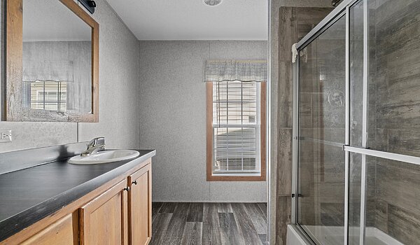 Classic Oak / St. Augustine Bathroom 145962