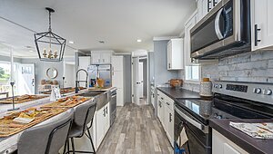 Classic Oak / Cardinal Kitchen 146170