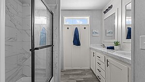 Classic Oak / Cedar River Bathroom 146224
