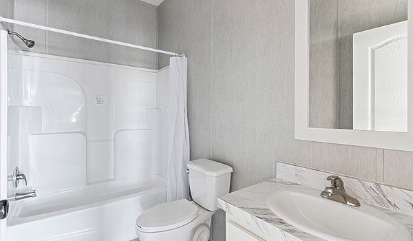 Signature Oaks / Defender Bathroom 146274