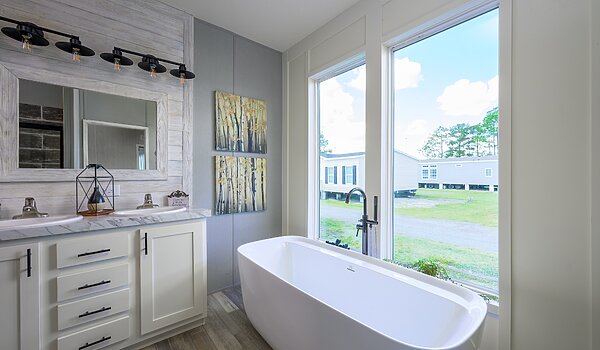Signature Oaks / Lexi Bathroom 146468