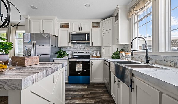 Deluxe Drywall / Miguel Kitchen 146516
