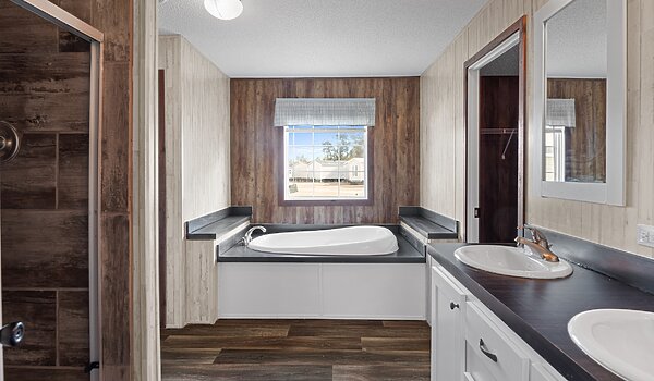 Signature Oaks / Powerstroke Bathroom 146849