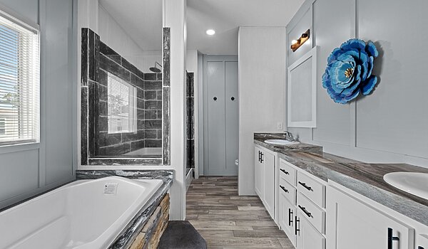 Classic Oak / Predator Bathroom 146855