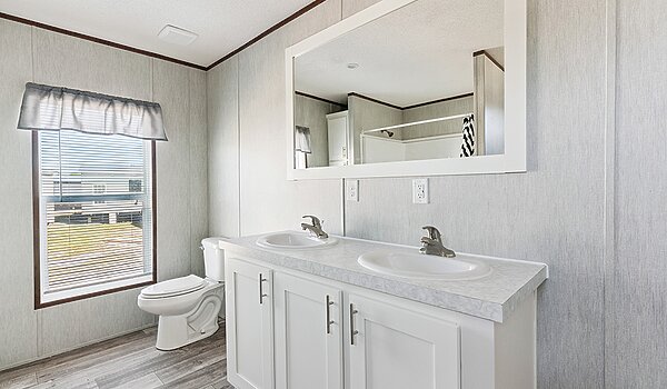 Suwannee Valley / Sandy Point Bathroom 146963