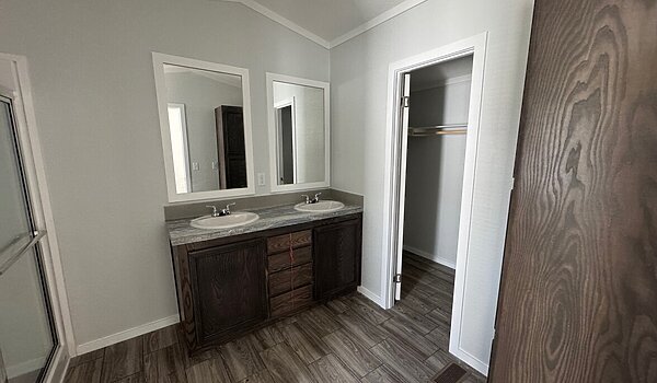 Solitaire Singlewide / 16763A Bedroom 134267