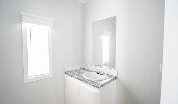 Emerald Singlewide / EM18763A Bathroom 99388