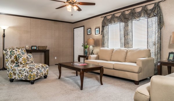 Commander / The Sadler Interior 7043