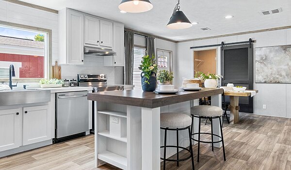 Solution / The Real Deal SLC28483A Interior 127531