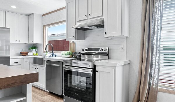 Solution / The Real Deal SLC28483A Interior 127533