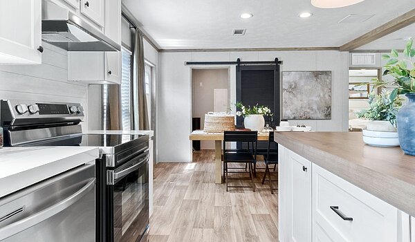 Solution / The Real Deal SLC28483A Interior 127534
