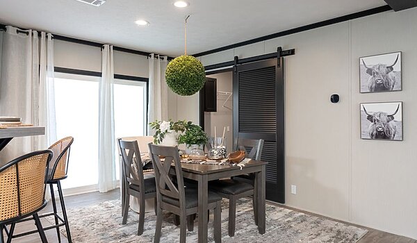 Solution / The Crazy Eights SLC28564A Interior 127591