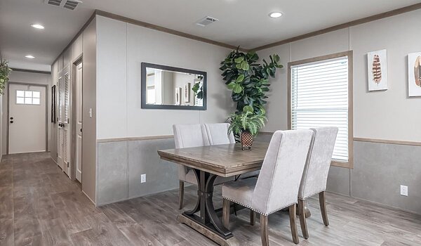 Solution / The Pt 78 SLT28563D Interior 127549