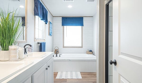 Clayton / El Sueno Breeze CLB28724CH Interior 127624