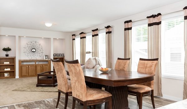 Heritage / The Wyatt Interior 12633