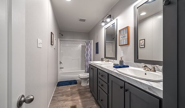 Fusion Series / The Fusion 32B 34FSN32764BH Bathroom 151242