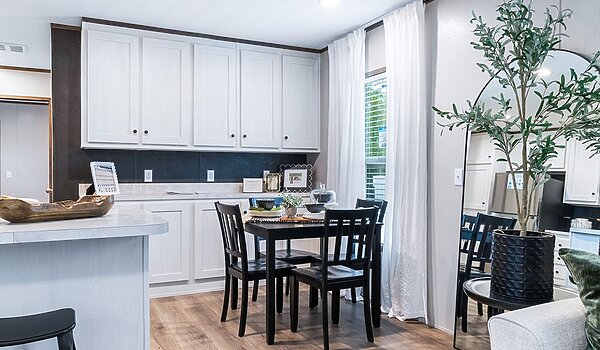 Select Series / 31SEL16562AH Interior 120204