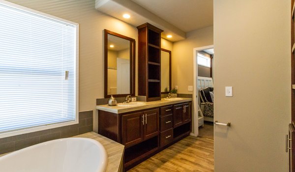 Wingate / 28543G Bathroom 15756