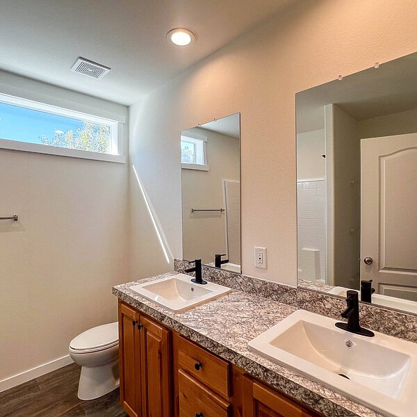 Evergreen / 28664E Bathroom 121106