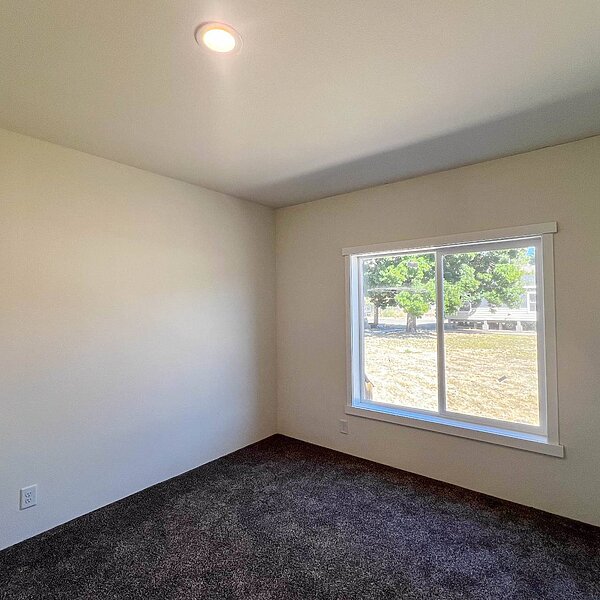 Evergreen / 28664E Bedroom 121102