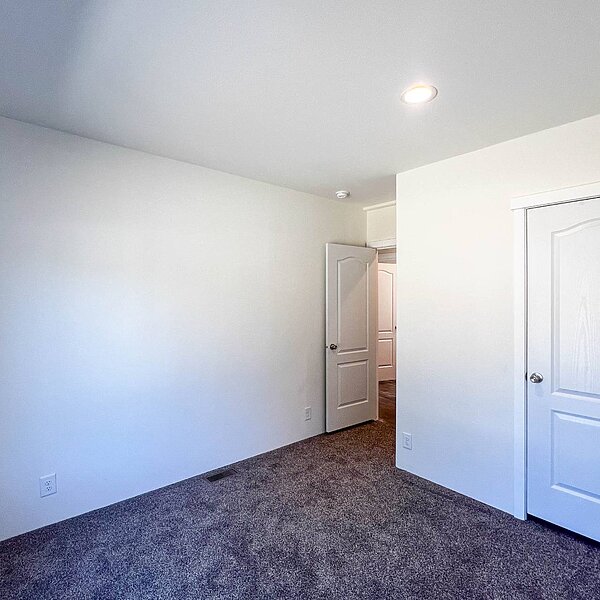 Evergreen / 28664E Bedroom 121103