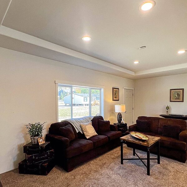 Evergreen / 28664E Interior 121096