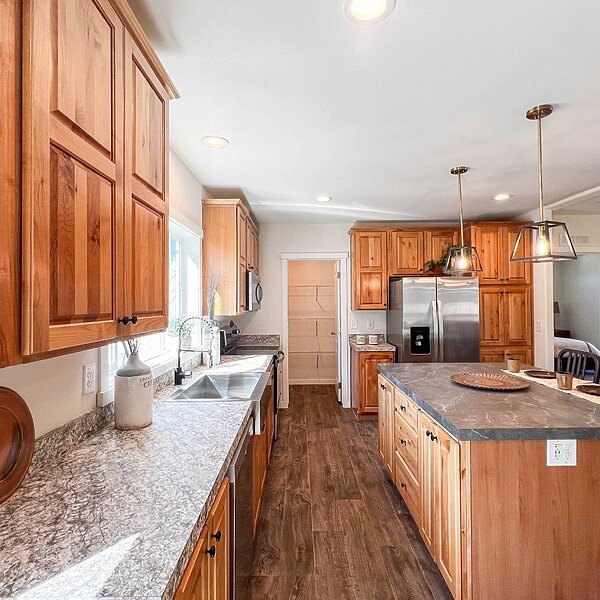 Evergreen / 28664E Kitchen 121094