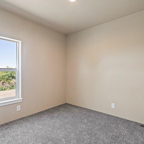 Evergreen / 28603Z Interior 118103