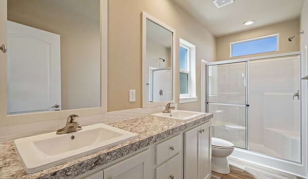 Evergreen / 28603Z Interior 118105