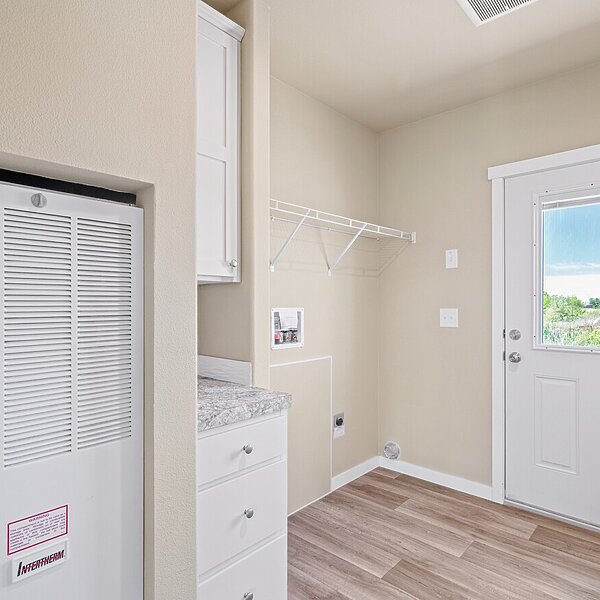 Evergreen / 28603Z Interior 118107