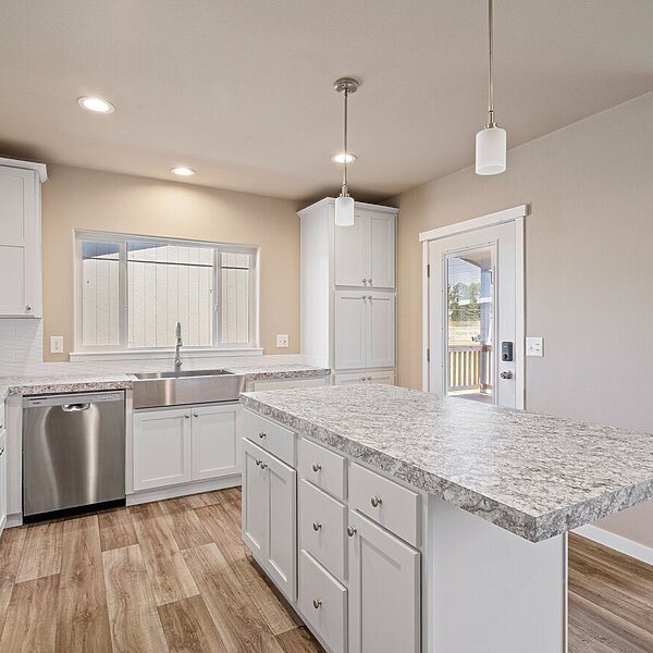 Evergreen / 28603Z Interior 118094