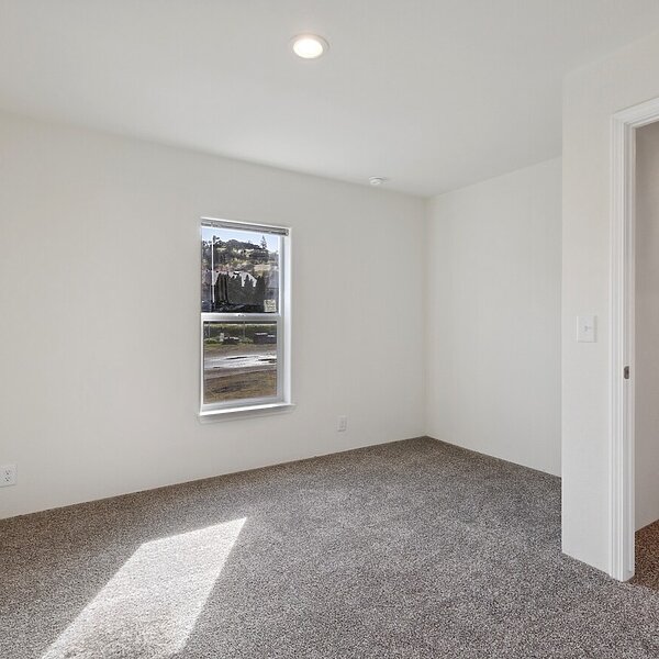 Eagle / 28483C Interior 118085