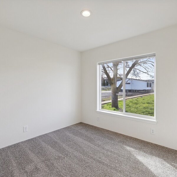 Eagle / 28483C Interior 118086