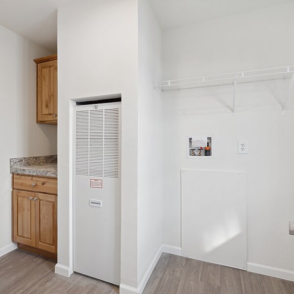 Eagle / 28483C Interior 118089