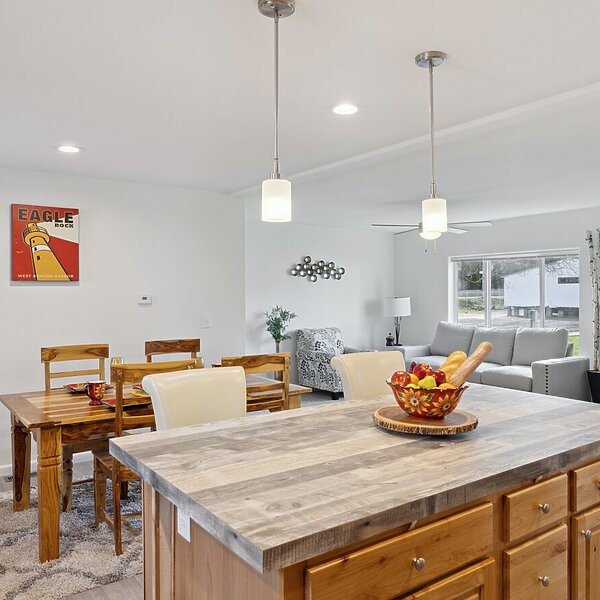 Eagle / 28483C Interior 118079