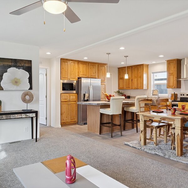 Eagle / 28483C Interior 118081