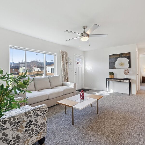 Eagle / 28483C Interior 118083