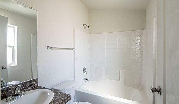 Canyon Lake / 15562X Bathroom 45855