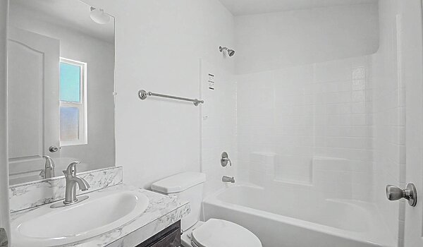 Canyon Lake / 15562X Bathroom 129427