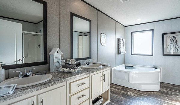 Villager Doubles / 32684A Bathroom 80173