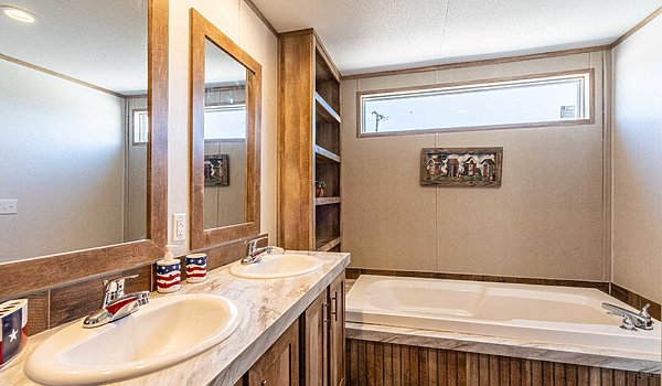 Celebration Singles / 16763P Bathroom 53252